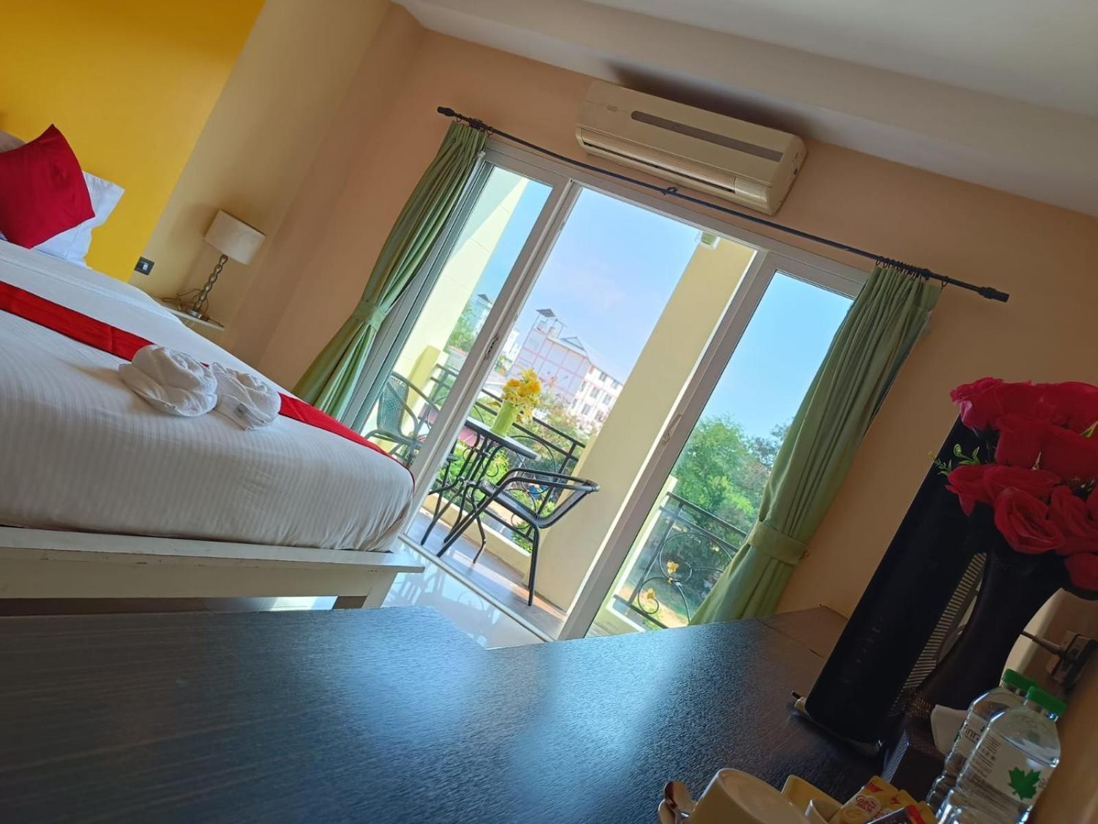 Aura Inn Rooms Pattaya Dış mekan fotoğraf