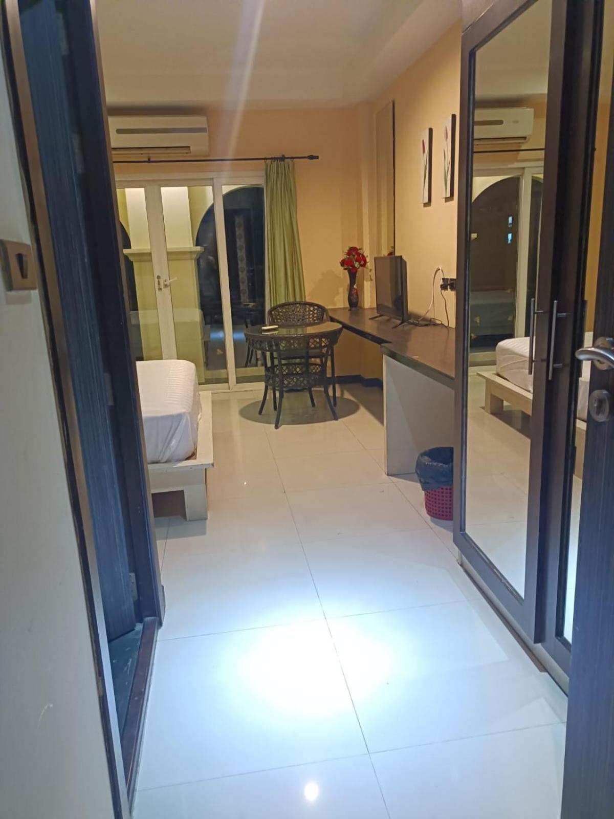 Aura Inn Rooms Pattaya Dış mekan fotoğraf