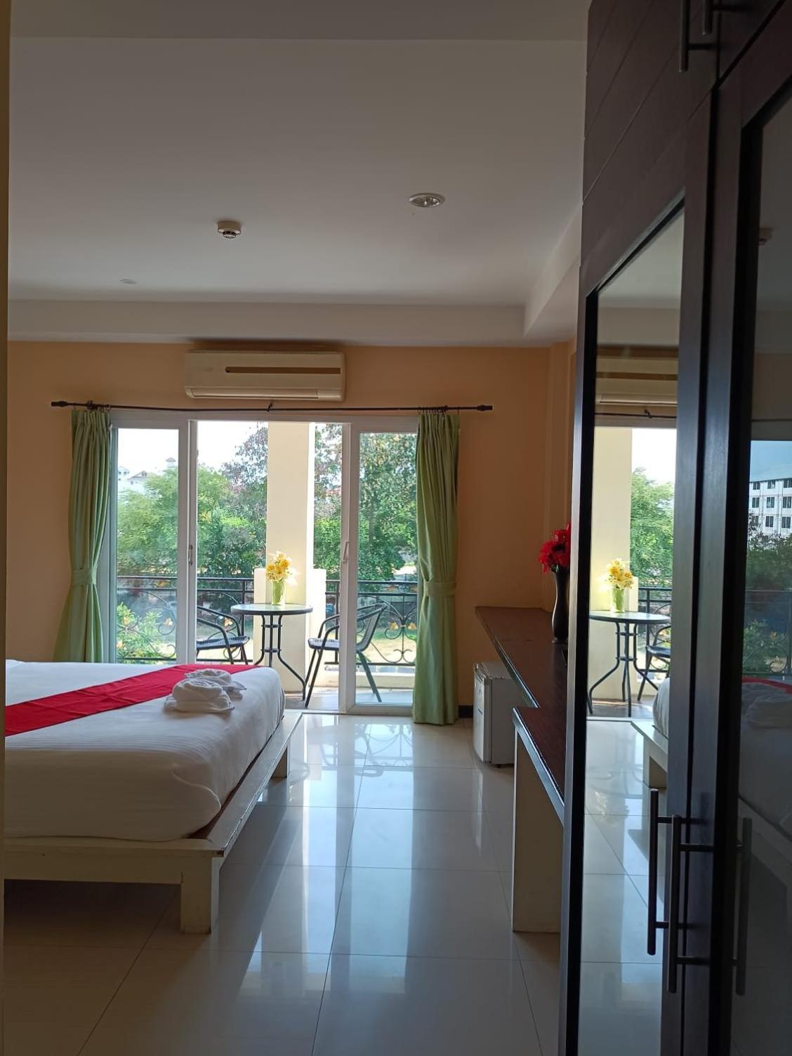 Aura Inn Rooms Pattaya Dış mekan fotoğraf